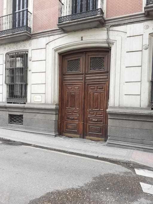 Comodo Apartamento Mayor Y Sol Madrid Eksteriør billede